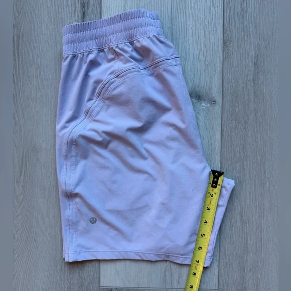 Lululemon Pace Breaker Linerless Short 7”
Size M - Picture 3 of 8